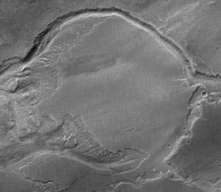 Marskrater mit freigesp&uuml;ltem Ring